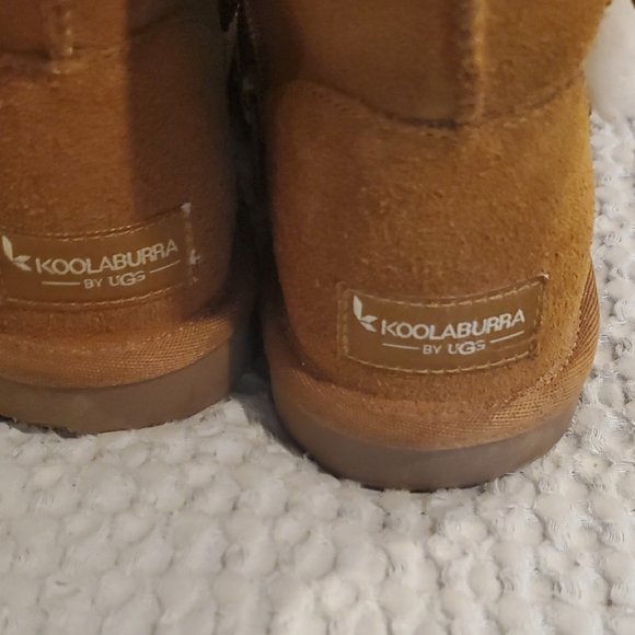Koolaburra Kids Boots in Tan (29) - Picture 2 of 7